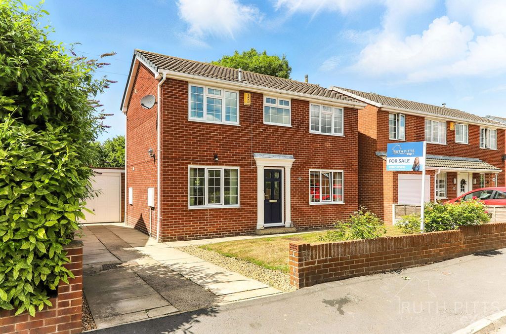 Property photo 2 of 33