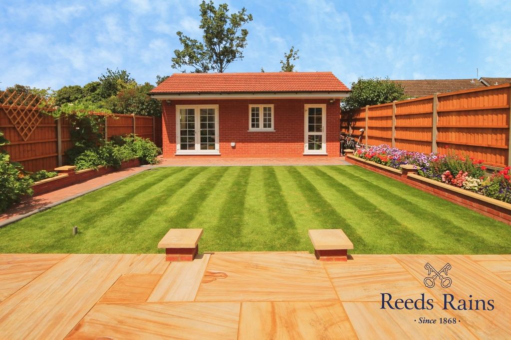 Property photo 2 of 16 Rear Garden