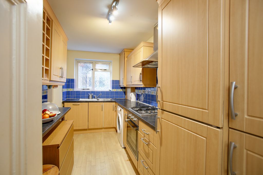 Property photo 2 of 17