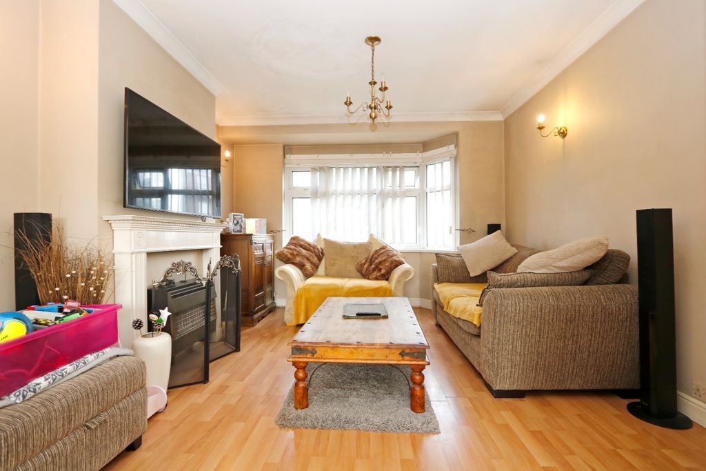 Property photo 2 of 15 4426523