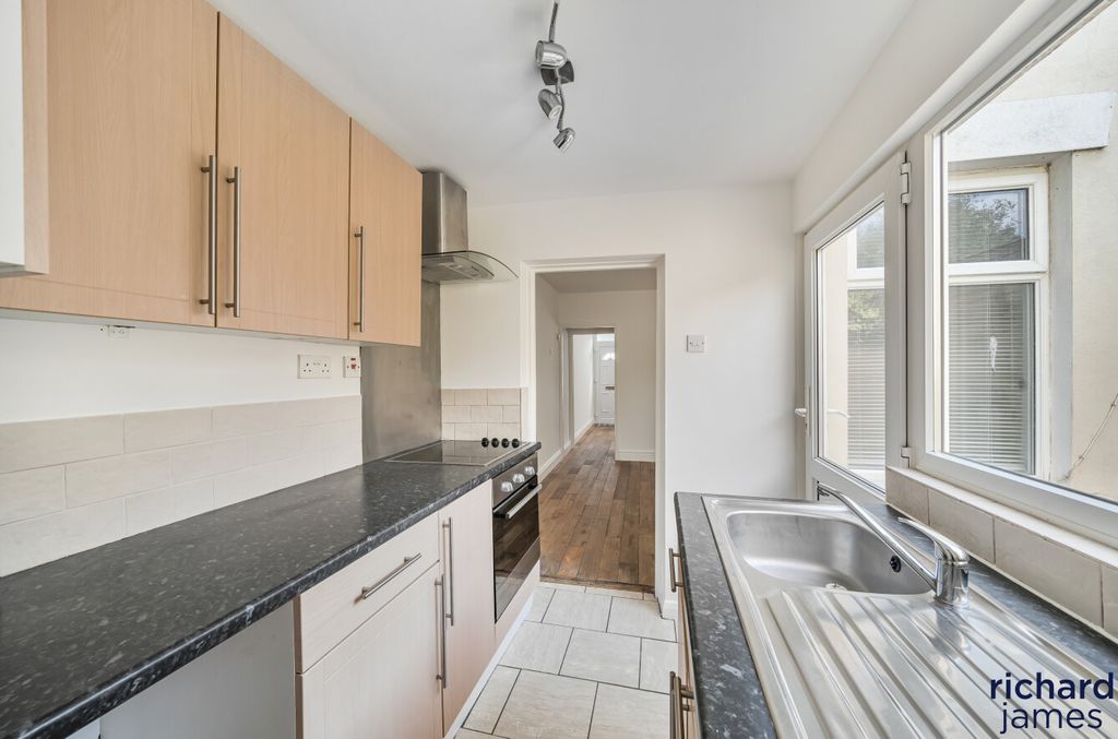 Property photo 3 of 13 093258d4049E4514859ee7Fd69A7Df9c