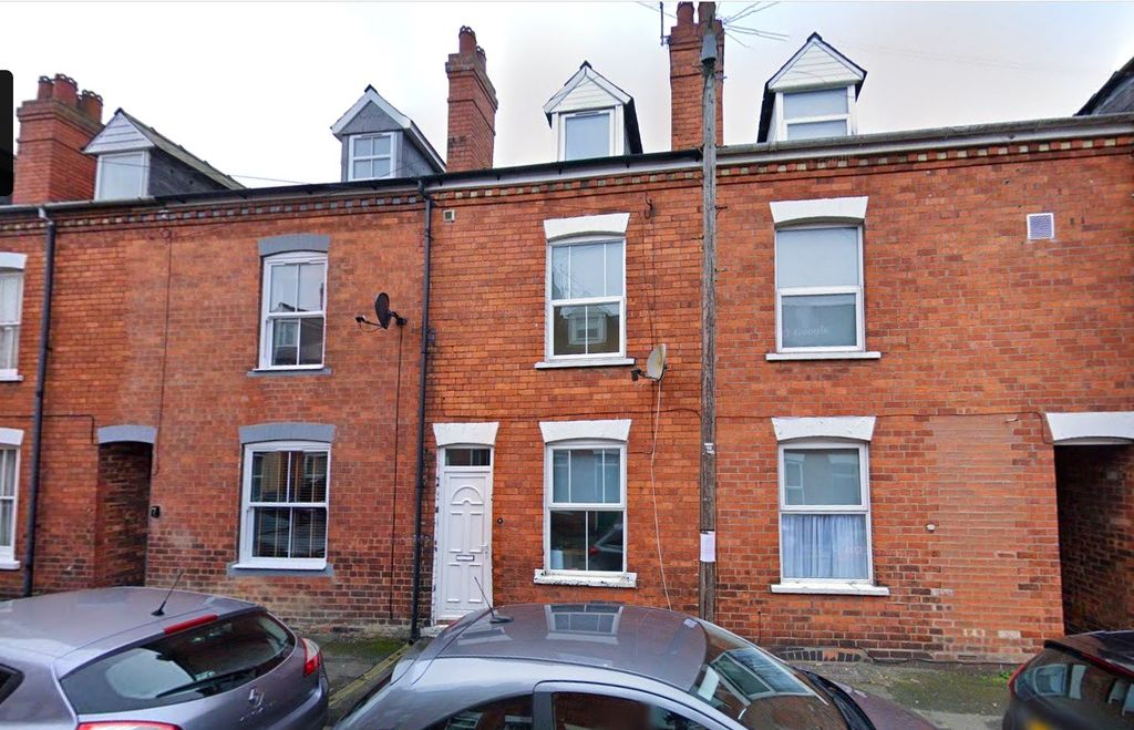 Property photo 1 of 7
