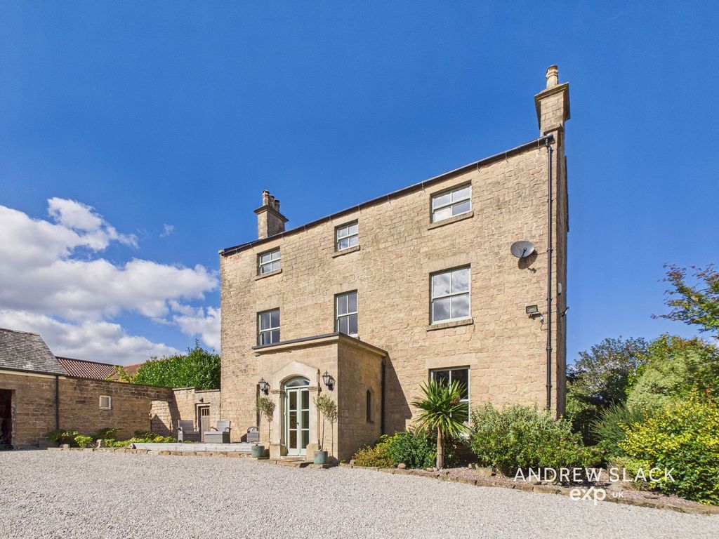 Property photo 1 of 43