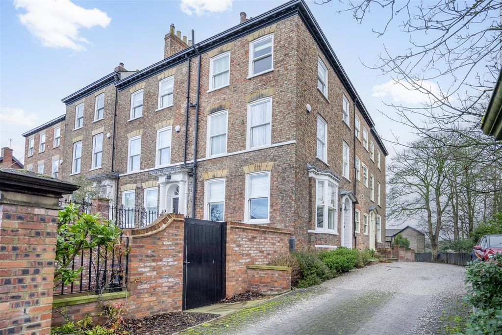 Additional image 17 of 2 bed town house to rentMount Vale, York YO24