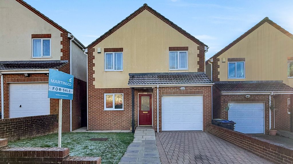 Property photo 1 of 15 Image00008