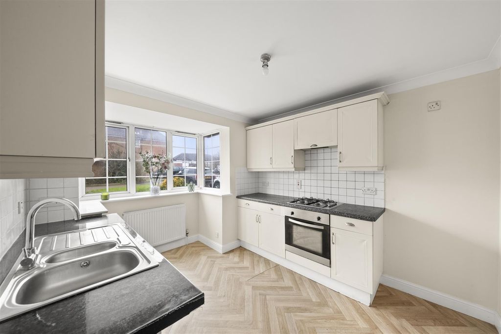 Property photo 2 of 21