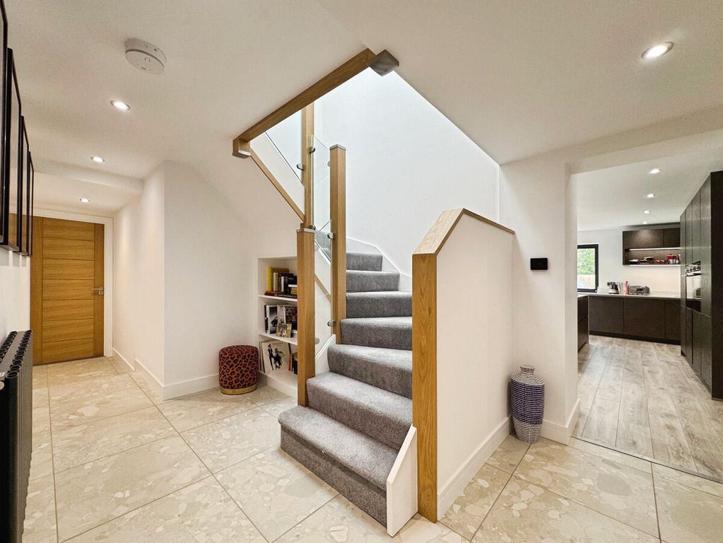 Property photo 2 of 28 Hallway