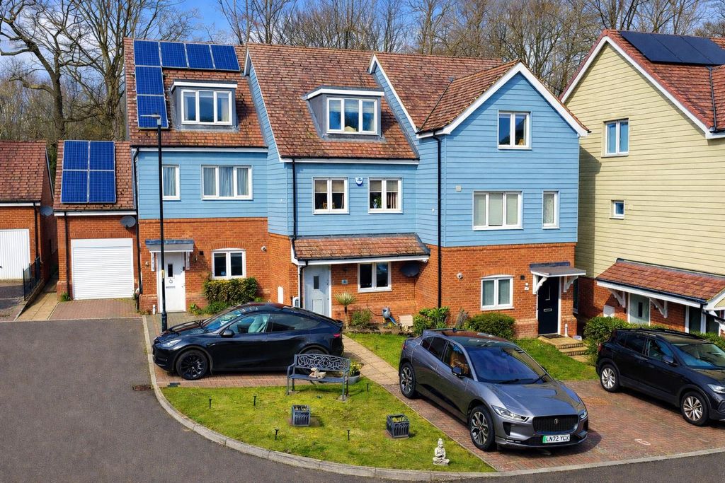 Property photo 1 of 15 1.Png