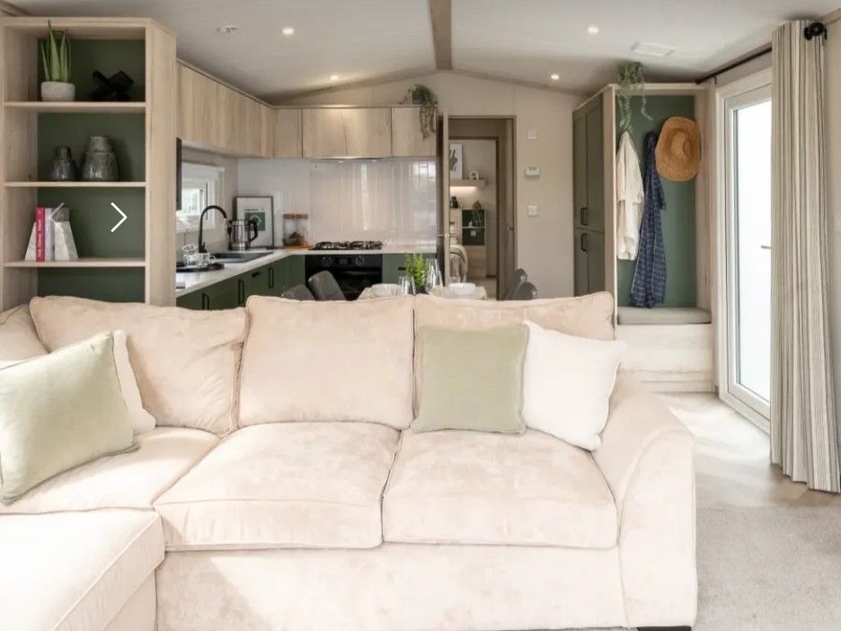 Property photo 3 of 17 Victory Ripley Living Room