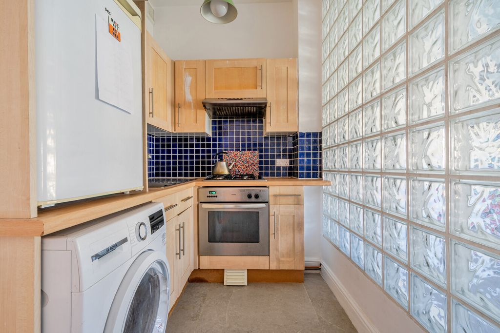 Property photo 3 of 17 1449656-8-69E9Fb5...