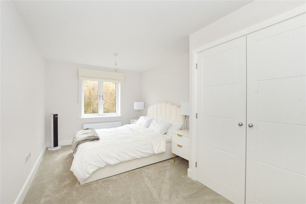 2 bed flat for saleCordingley Drive, Pease Pottage, Crawley, West Sussex RH11 photo 5