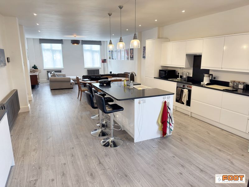 Property photo 3 of 32 Photo 4