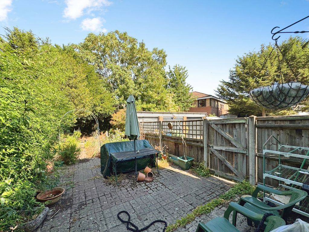 Property photo 2 of 6 Garden