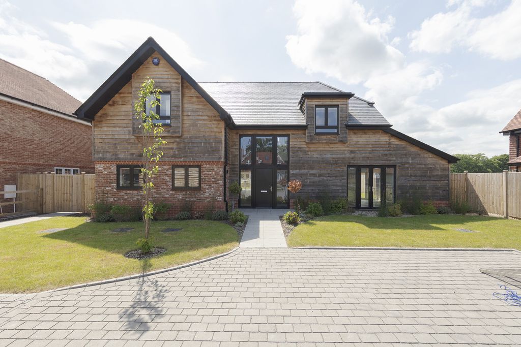 Property photo 1 of 34