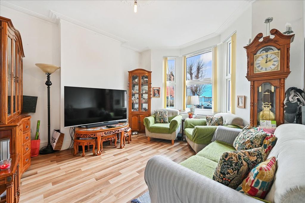 Property photo 2 of 12