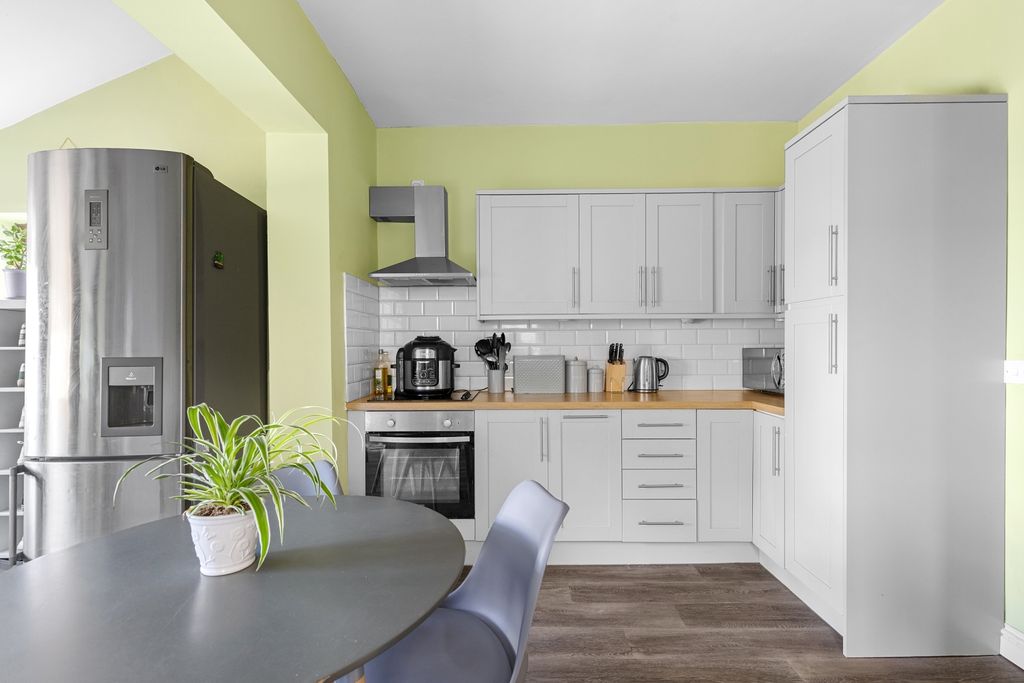 Property photo 3 of 15 Kitchen Dining Room