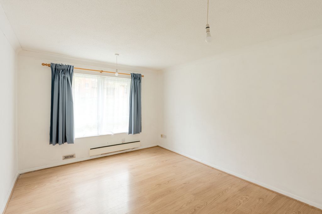 Property photo 2 of 11 2