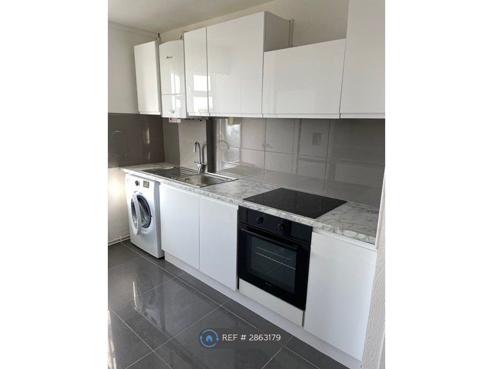 Property photo 2 of 10 Kitchen