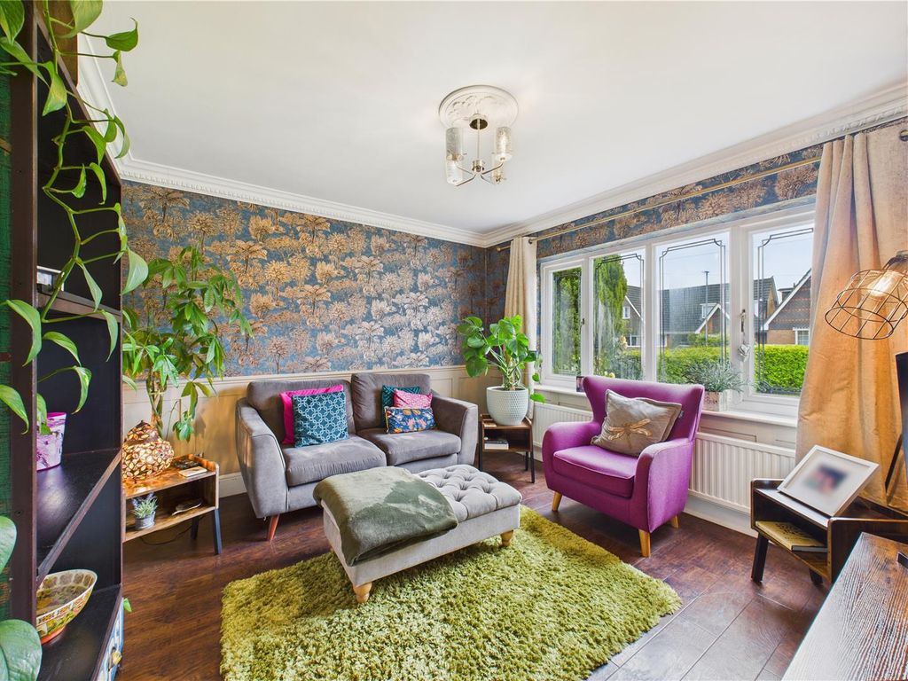 Property photo 3 of 28 Sitting Room