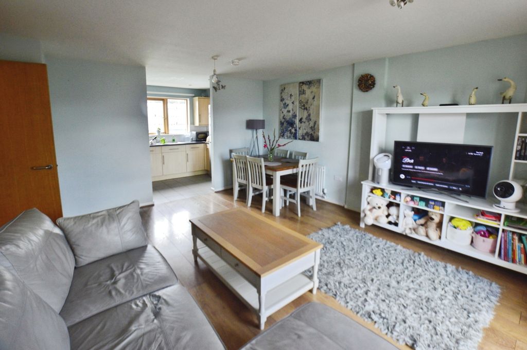 Property photo 3 of 18 Pbox-Img.Jpg