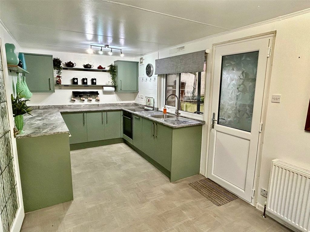 Property photo 3 of 15 Kitchen