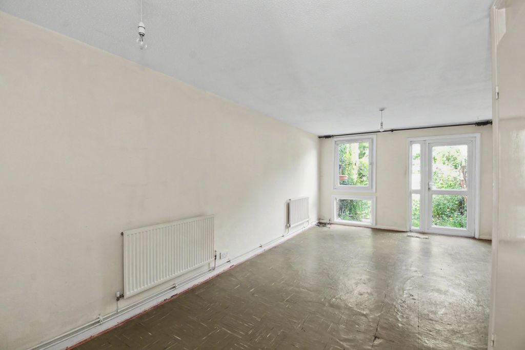 Property photo 2 of 16 148 Thirlmere Gardens, Northwood, Hillingdon Ha6 2Ru