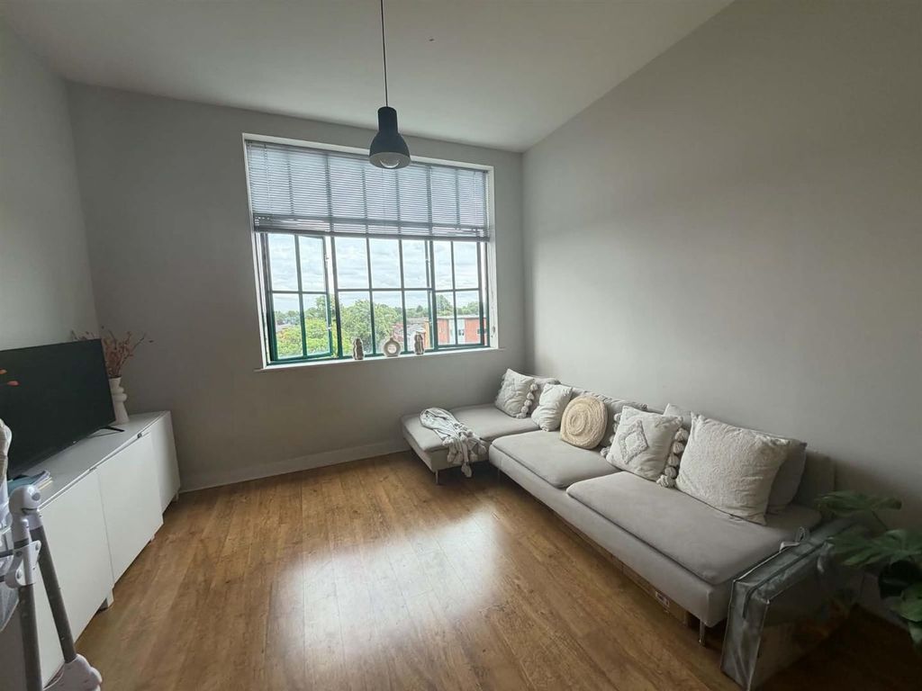 Property photo 2 of 10 94E9Bf24-9Ecf-4465-A819-A5Cb79Ad204F.Jpg