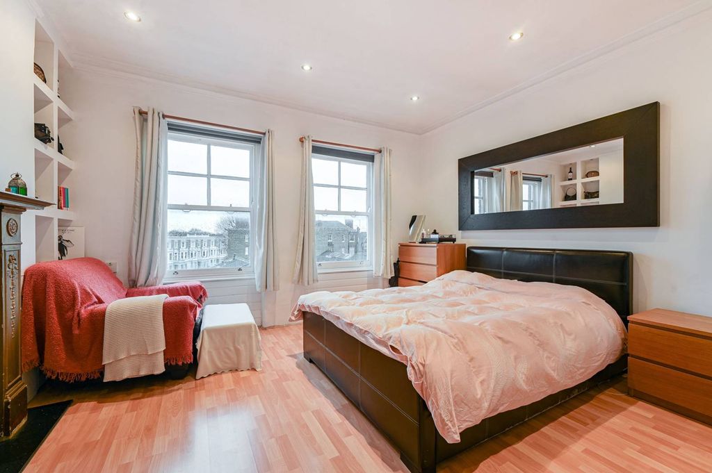 Property photo 3 of 7