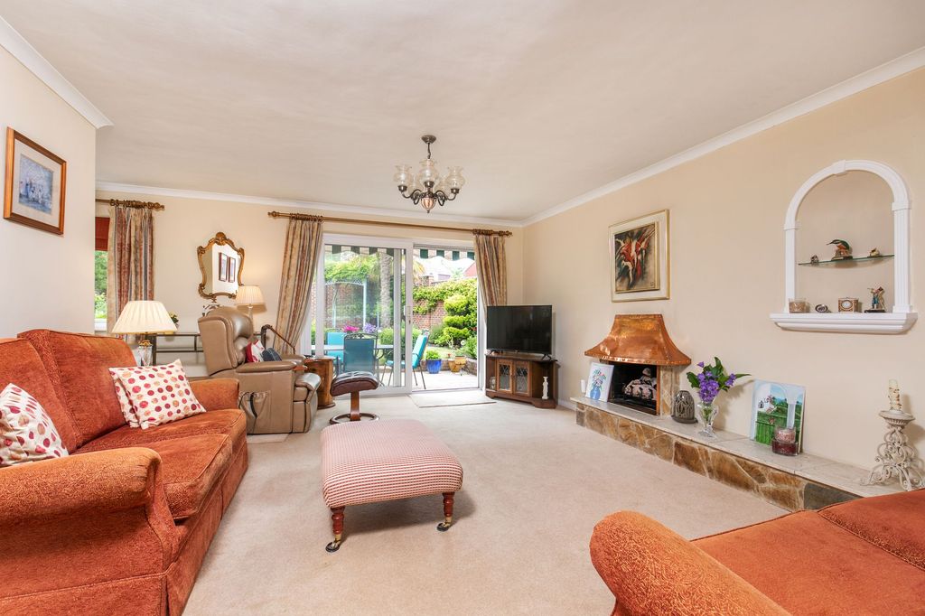 Property photo 3 of 11