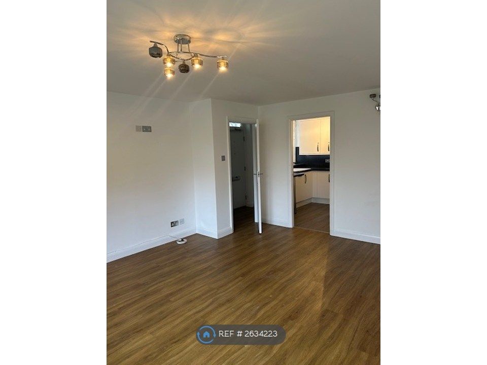 Property photo 3 of 22 Living Room