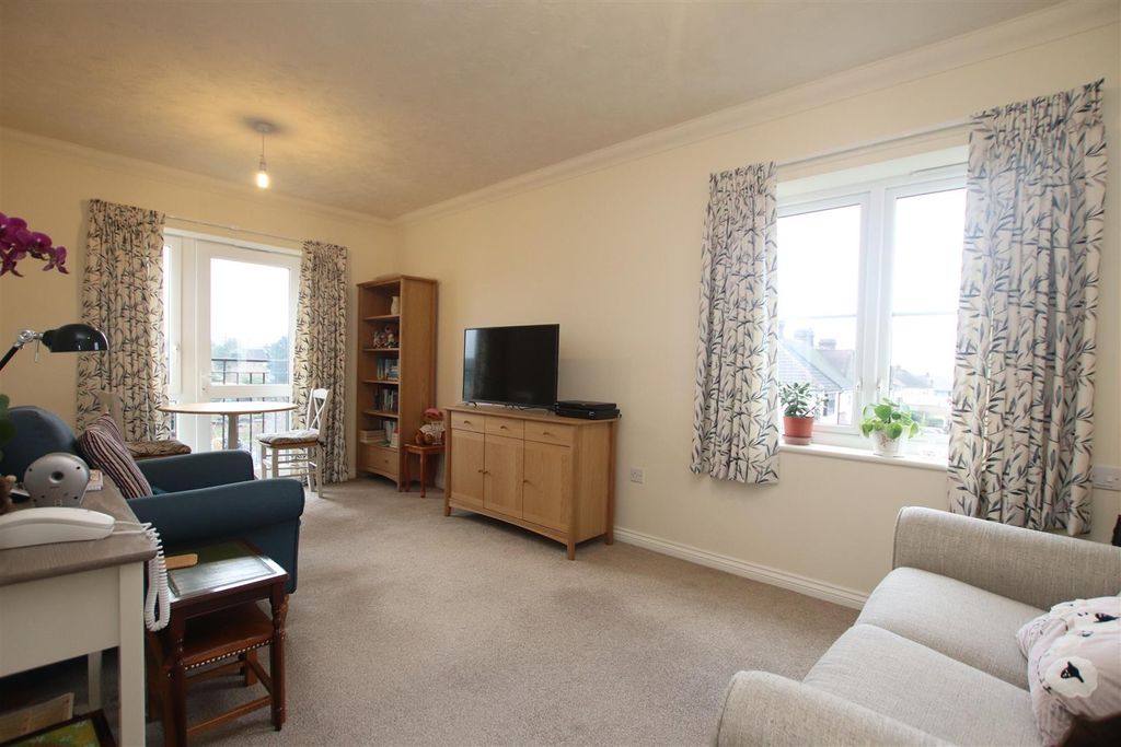 Property photo 2 of 6