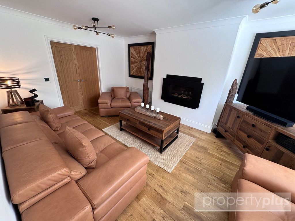 Property photo 3 of 27 Picture No. 18