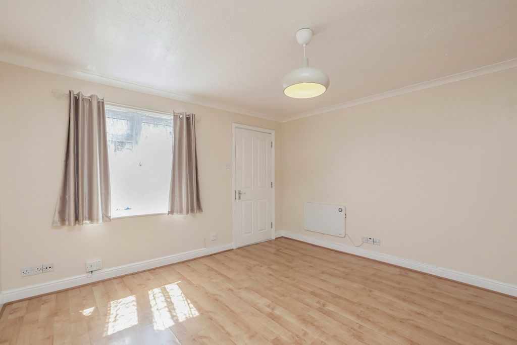Property photo 1 of 11 Pbox-Img.Jpg