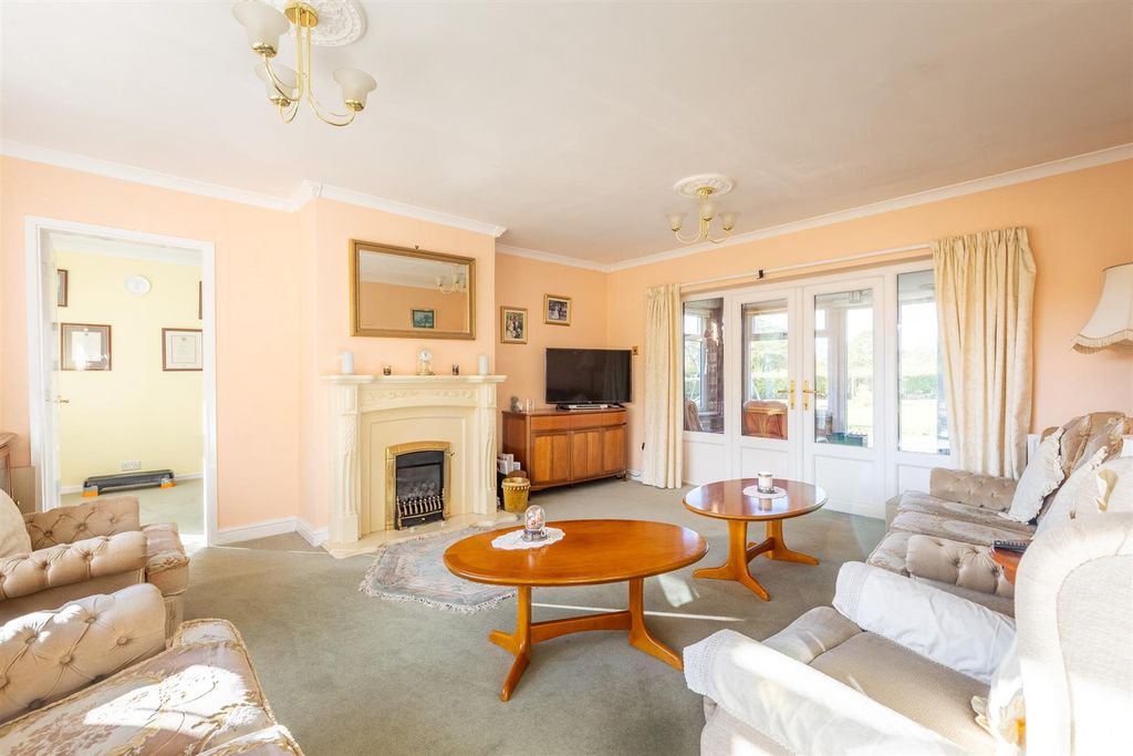 Property photo 3 of 38 64Pitlane-7.Jpg