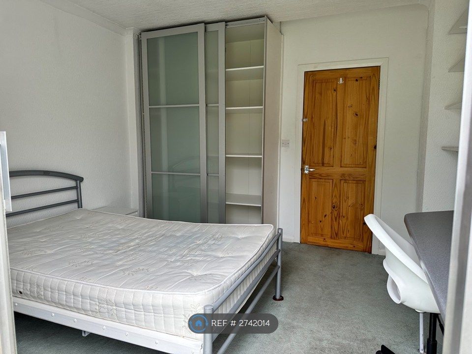 Property photo 3 of 12 Bedroom 4