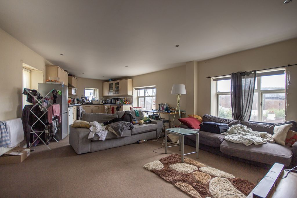 Property photo 3 of 6 3