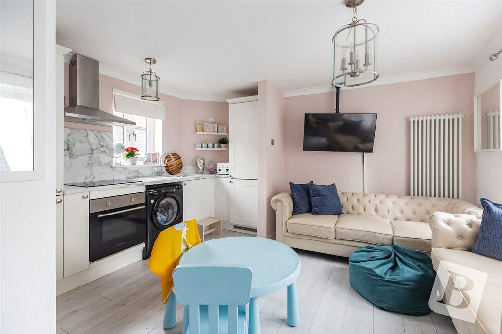 Property photo 2 of 12 Living/Dining Room