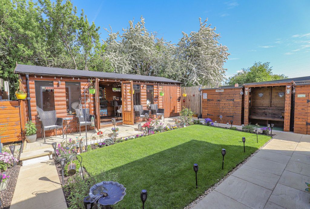 Property photo 2 of 15
