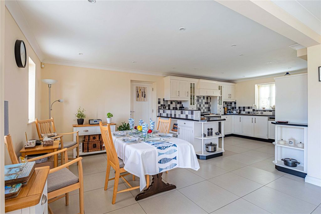 Property photo 2 of 24 Picture No. 22