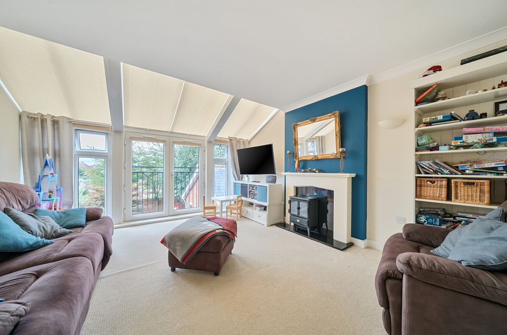 Property photo 3 of 11 1332045-36-688B9c...
