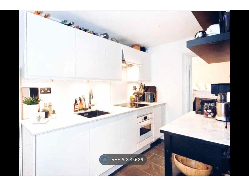 Property photo 2 of 9 Kitchen