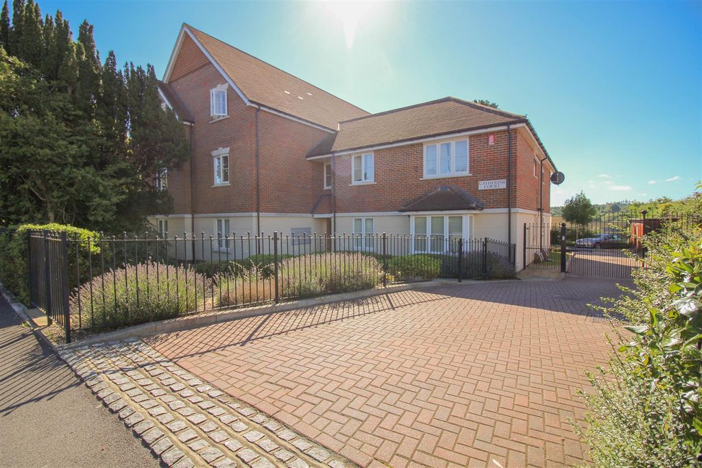 Property photo 1 of 6