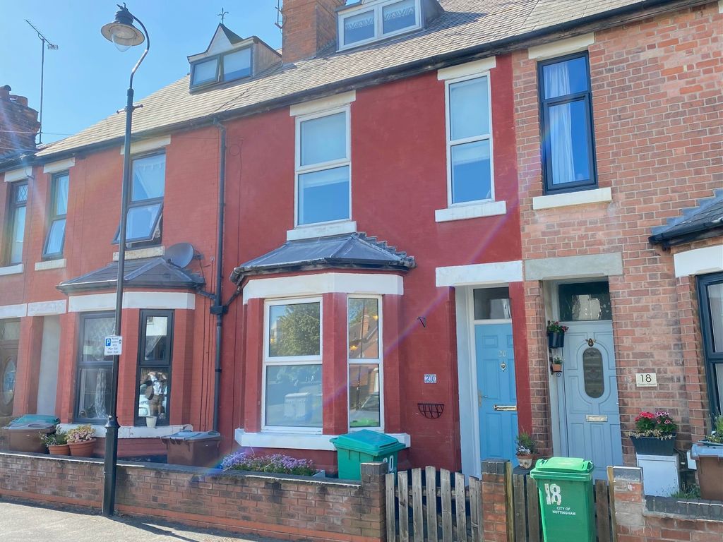 Property photo 1 of 18