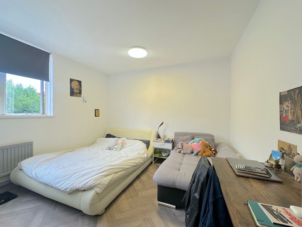 Property photo 1 of 4