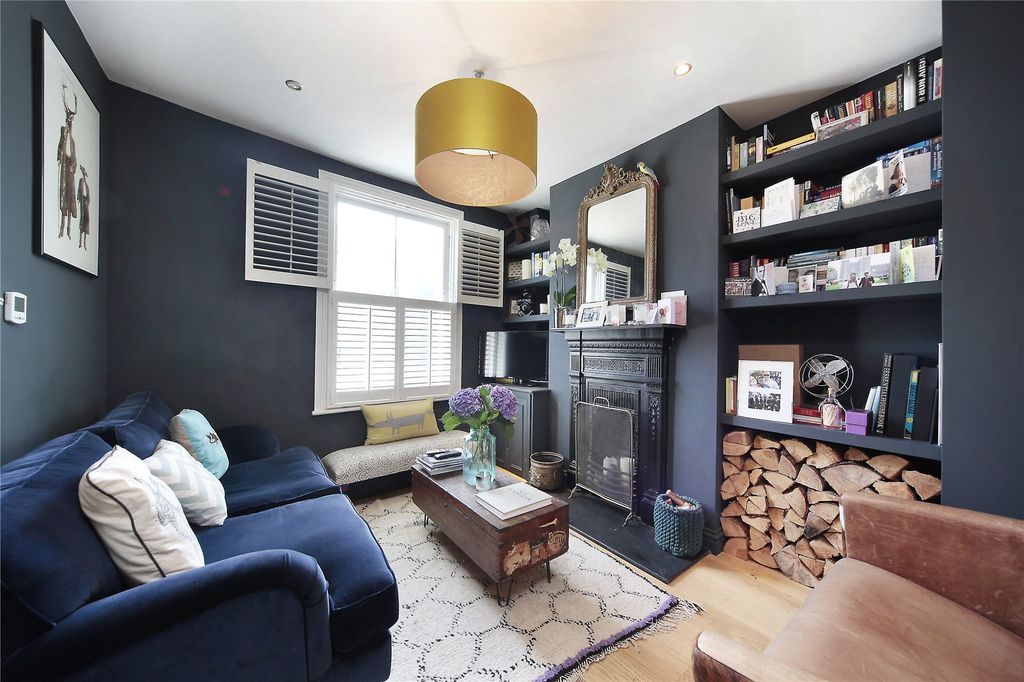 Property photo 1 of 18