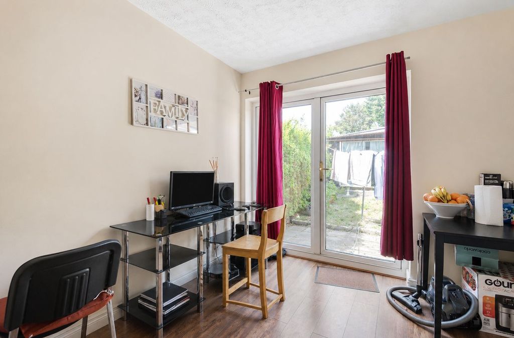 Property photo 3 of 12