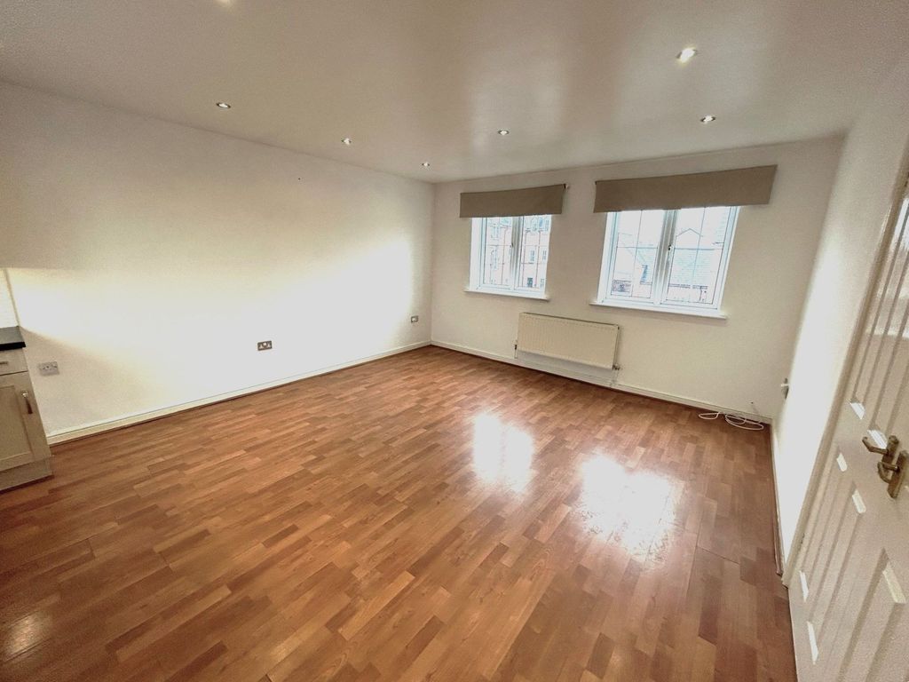 Property photo 3 of 6