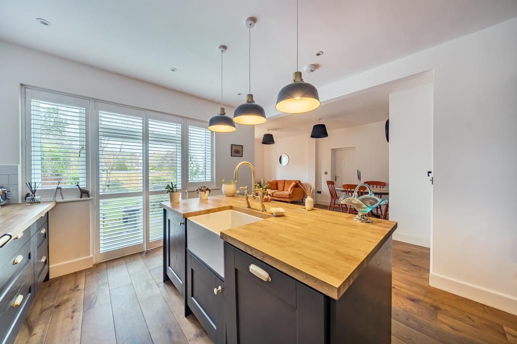 Property photo 3 of 24 Kitchen