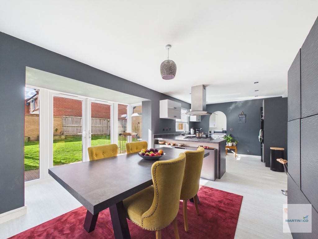 Property photo 2 of 26 Cam03394G0-Pr0471-Still005