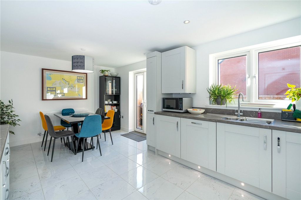 Property photo 3 of 19 Picture No. 09